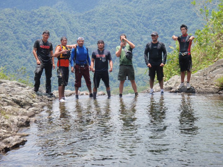 BBC Travel Hot springs and hummingbirds in Ecuador Waterdog